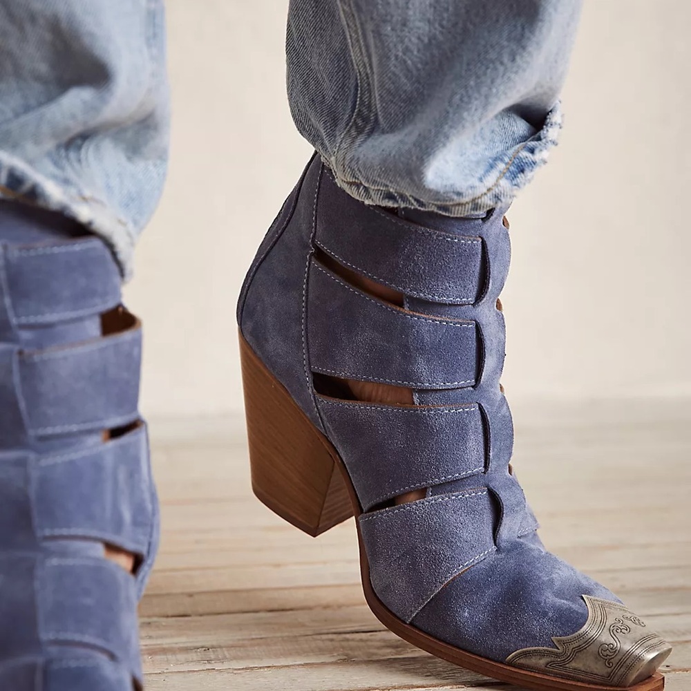 Free People Brayden Western Blue Suede Cutout Heeled Ankle Boots EUC Size 10